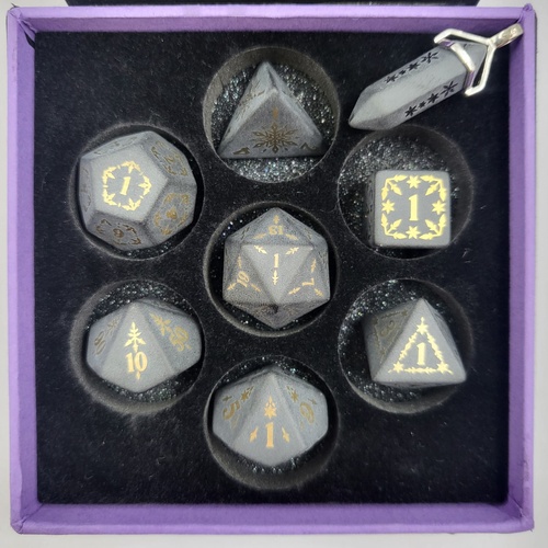 Unbranded 7-Piece Role-Playing Game Die Set With crystal shaped Pendant Pre-owned