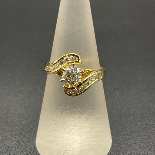 Ladies 18ct Yellow Gold Natural Diamond Engagement Ring