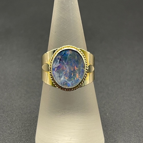 Ladies 9ct Yellow Gold Opal Stone Ring