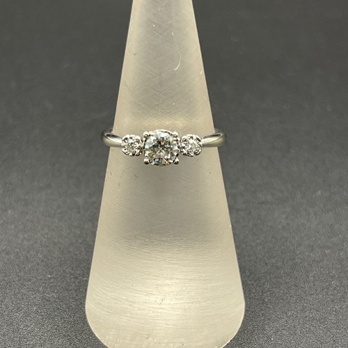 Ladies 10ct White Gold Natural Diamond Ring