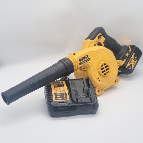 DeWalt DCV100-XE 18V XR Cordless 18V Blower with 4.0Ah Battery and Charger