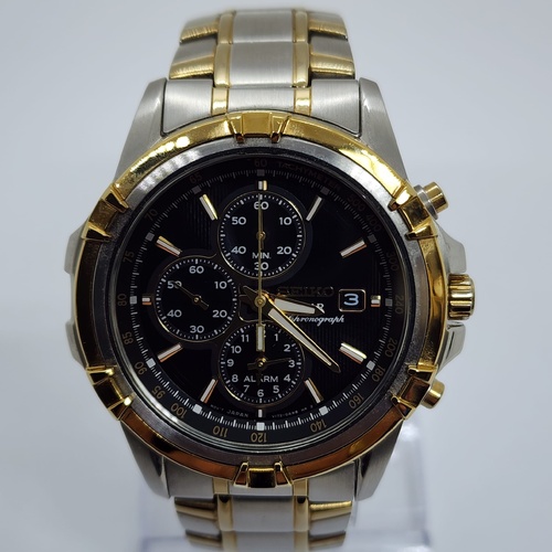 Seiko V172-0AJ0 Solar Chronograph Two Tone Sapphire Black Dial Watch