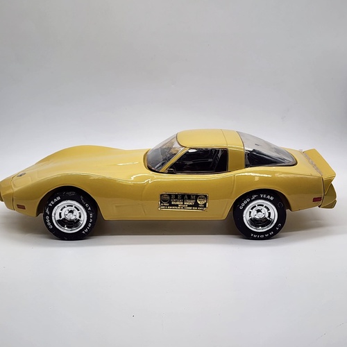 Jim Beam 1978 Yellow Corvette Vintage 1984 Whiskey Decanter
