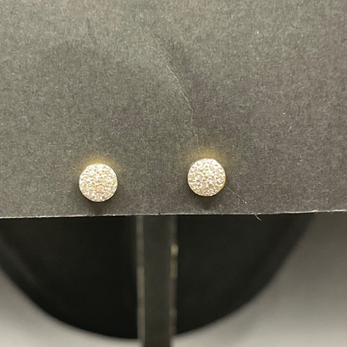 Ladies 18ct Yellow Gold Diamond Cluster Stud Earrings