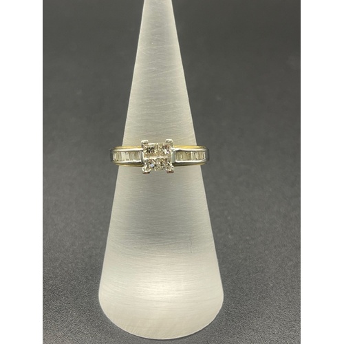 Ladies 18ct Yellow Gold Natural Diamond Cluster Ring