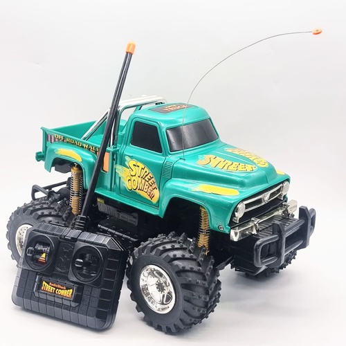 RadioShack Vintage Street Comber Super Truck RC Car with Controller