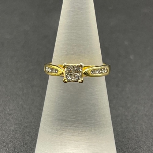 Ladies 18ct Yellow Gold Natural Diamond Ring