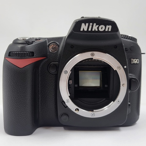 Nikon D90 12.3MP DSLR Camera Kit Low Shutter Count 2471 with Accessories
