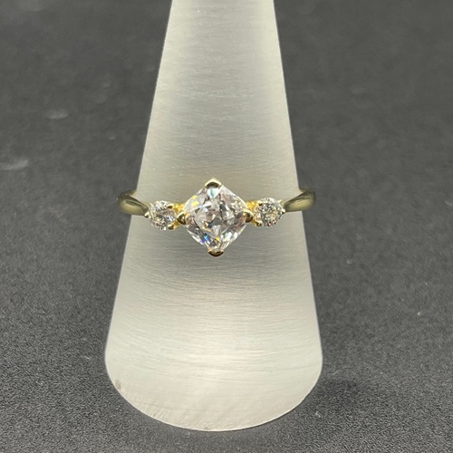 Ladies 9ct Yellow Gold Cubic Zirconia Ring