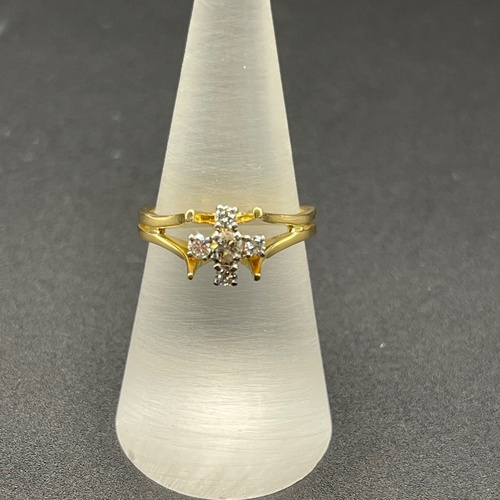 Ladies 18ct Yellow Gold Natural Diamond Ring
