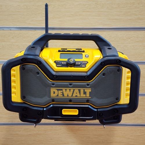 DeWalt DCR027 XR Bluetooth DAB+ FM Worksite Radio with USB Charger