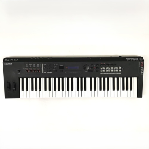 Yamaha MX61 61-Key Synthesizer Keyboard with Case and Power Supply