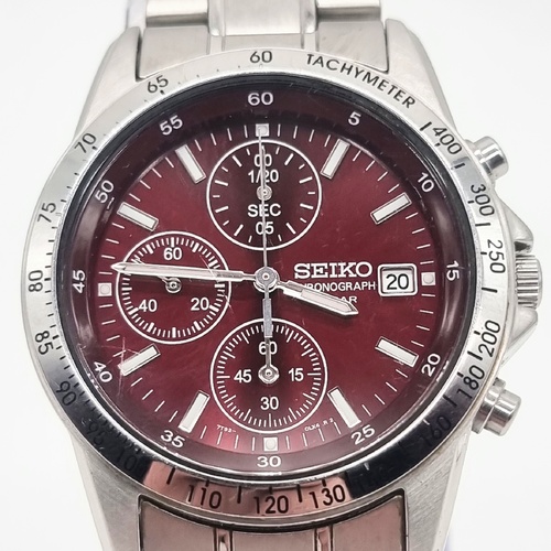 Seiko Chronograph 7T92-0DW0 Red Dial Mens Quartz Watch 10 Bar 100m