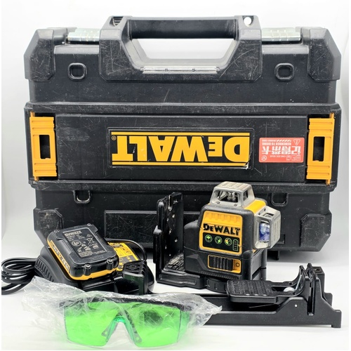 DeWALT DCE089G Green Beam Laser Level Kit 12V 2.0Ah Battery Charger and Glasses