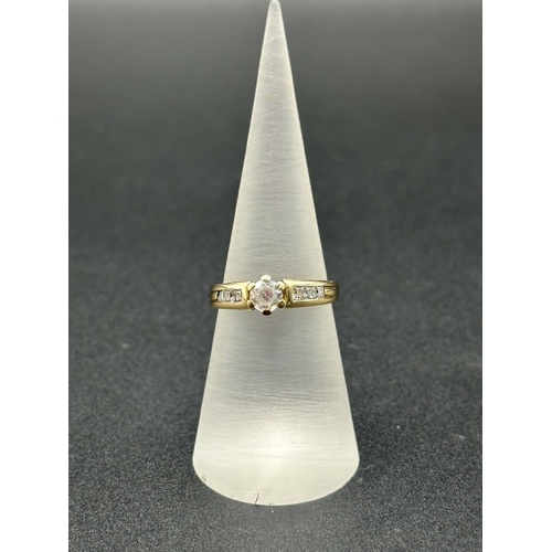 Ladies 9ct Yellow Gold Cubic Zirconia Ring
