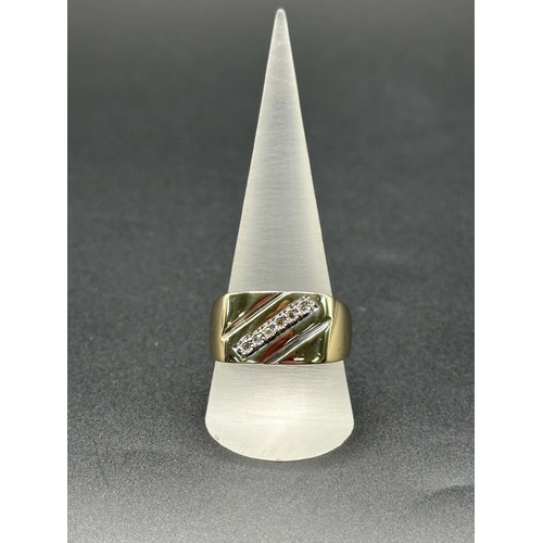 Mens 9ct Yellow Gold Diamond Signet Ring