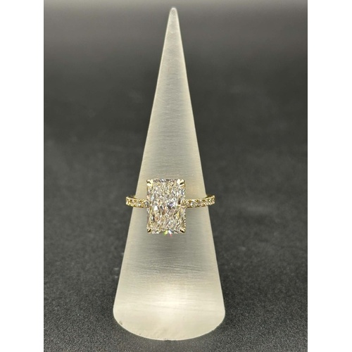 Ladies 18ct Yellow Gold Lab Grown Diamond Ring