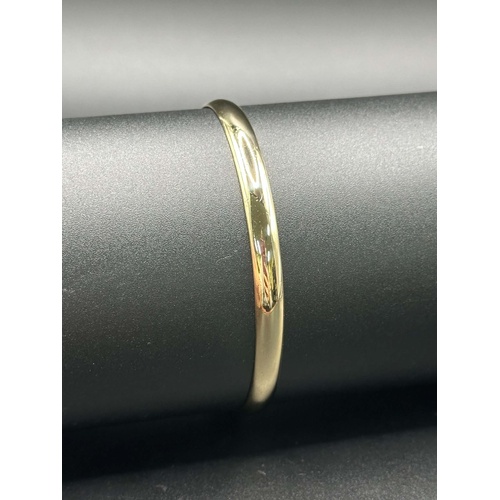 Ladies 9ct Yellow Gold Round Bangle