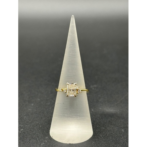  Ladies 9ct Yellow Gold Lab Grown Diamond Ring