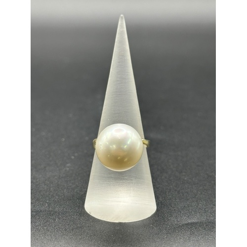 Ladies 14ct Yellow Gold White Pearl Ring