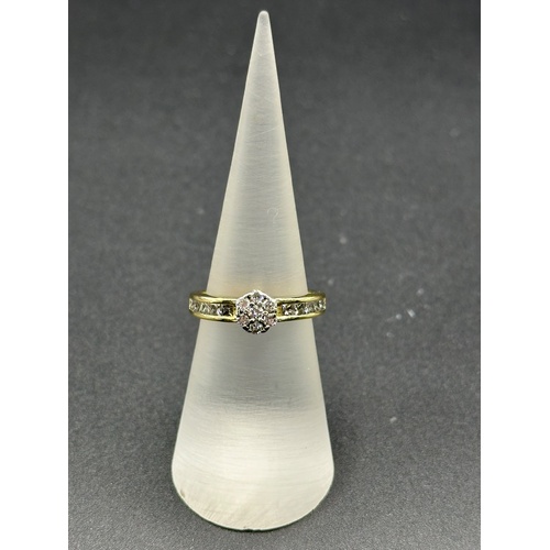 Ladies 18ct Yellow Gold Diamond Cluster Ring