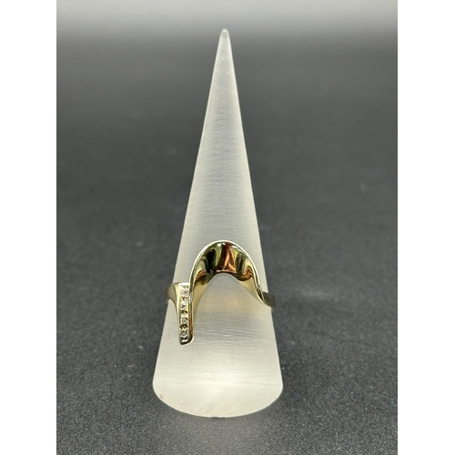 Ladies 9ct Yellow Gold Diamond Fancy Ring
