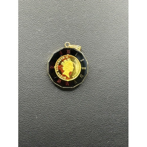 Unisex 18ct Yellow Gold Tuvalu 2004 Coin Pendant