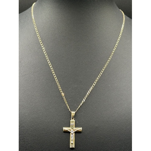 Unisex 9ct Yellow Gold Curb Link Chain with Cross Pendant