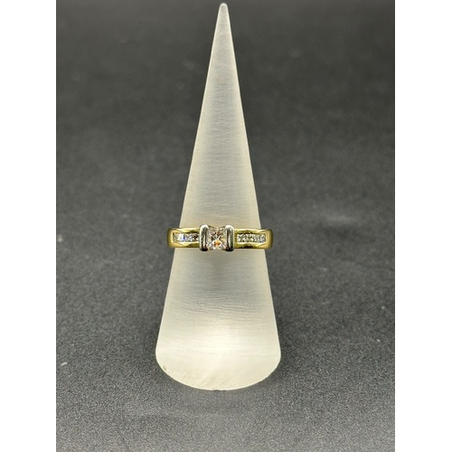 Ladies 18ct Yellow Gold Natural Diamond Ring