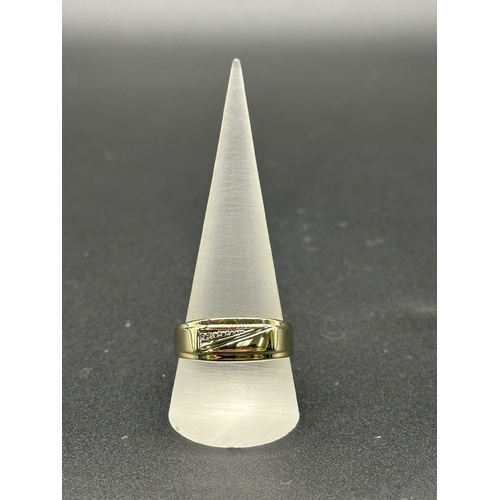 Men’s 9ct Yellow Gold Diamond Signet Ring