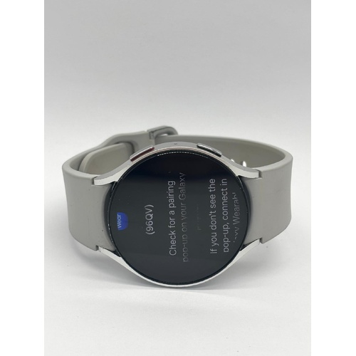 Samsung Galaxy Watch6 44mm Smartwatch Silver Bluetooth Fitness Tracker