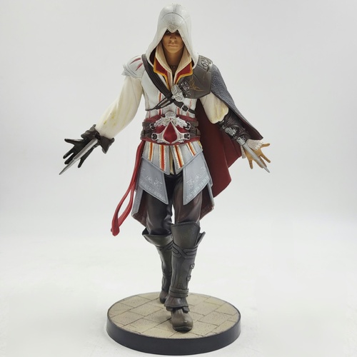 Assassins Creed II Ezio Auditore 2009 Ubisoft Collectable Statue Figure PVC