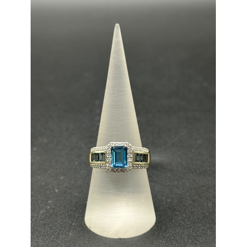 Ladies 9ct Yellow Gold Aquamarine & Diamond Ring