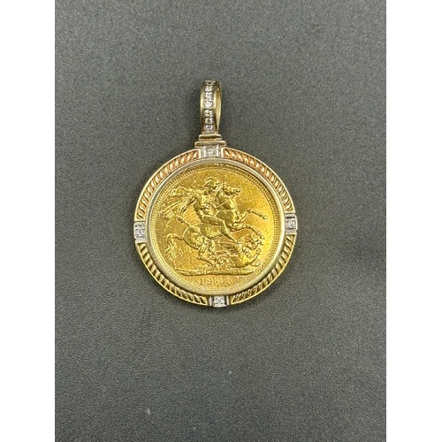Ladies 22ct Yellow Gold 1901 Victoria Sovereign Coin Diamond Pendant