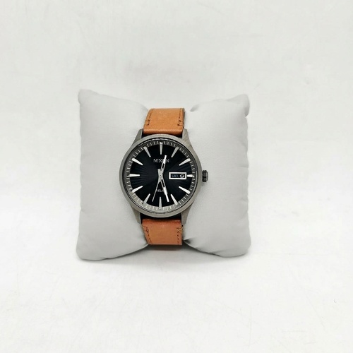 Nixon The Sentry Solar Analogue Leather Band Mens Watch Gunmetal A1347