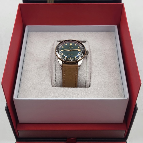 Oris Divers Sixty-Five Automatic Green Dial Steel Bronze Leather Watch Box