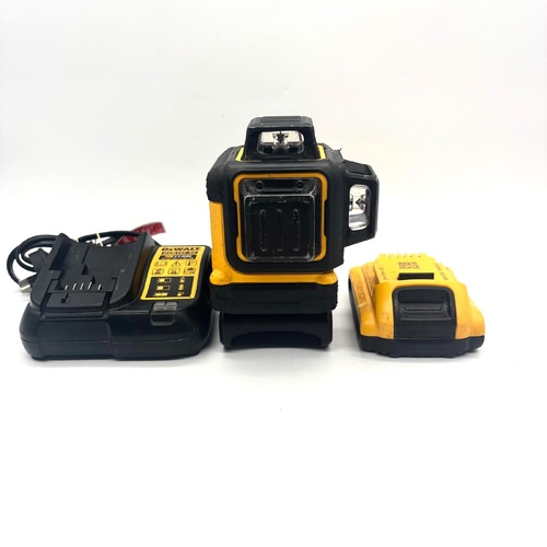 DeWalt DCLE34031 18V XR 3x360 Green Laser Level 2.0Ah Battery with Charger