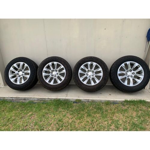 GMC Silverado 1500 Rims & Tyres Bridgestone Size 275/60/R20 x 4